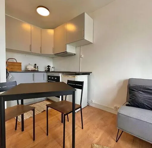 Superbe Studio Avec Parking Gratuit Sur Place